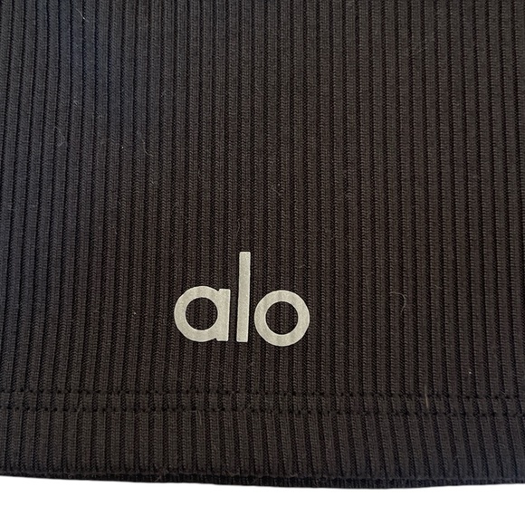 Alo Yoga Ribbed Long Sleeve Crop Top Size S/P - Picture 5 of 5
